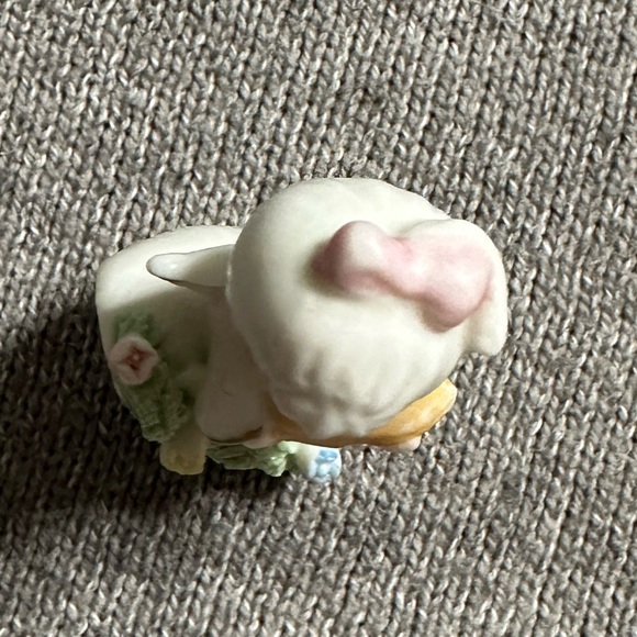 Vintage Napco miniature bone china angel figurine - Picture 4 of 5